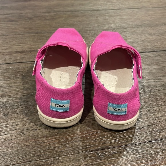 Pink Toms - Picture 3 of 5